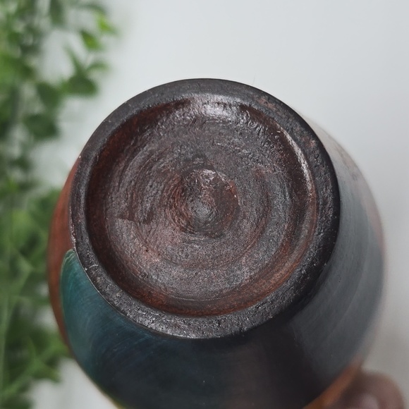 Handcrafted in Peru Signed by Artist Small Pottery Vase 1960s 1970s - Picture 9 of 11